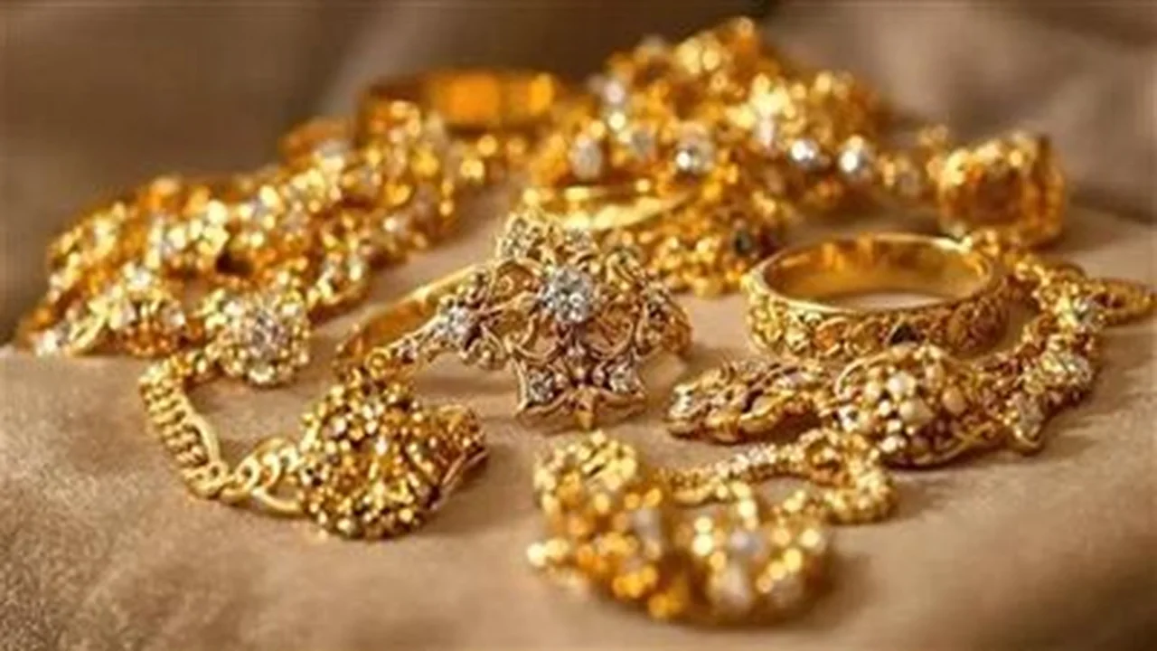 تراجع مفاجئ.. أسعار الذهب اليوم الجمعة 30 يناير تسجل مستويات غير متوقعة للمستهلكين